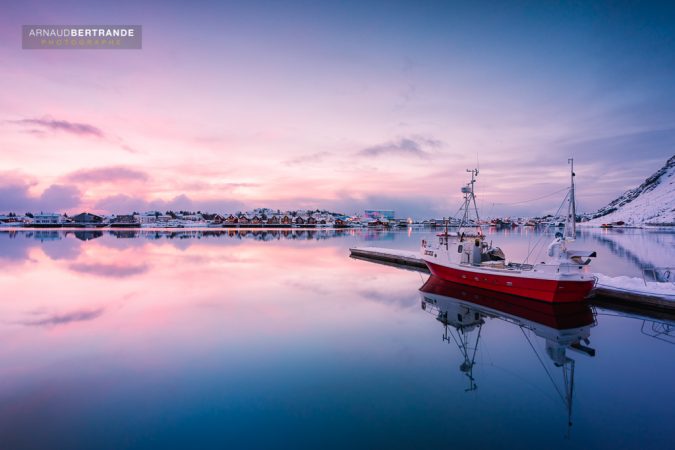 Ballstad au lever du soleil