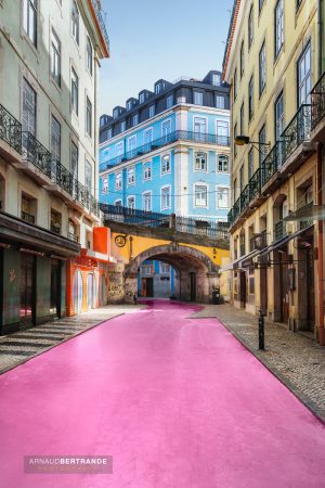 Pink-Street-a-Lisbonne