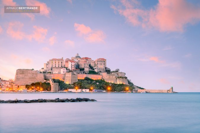 Citadelle-de-Calvi-au-coucher-du-soleil